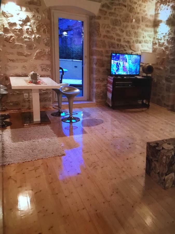 ピロヴァッツ Stein Hausヴィラ エクステリア 写真